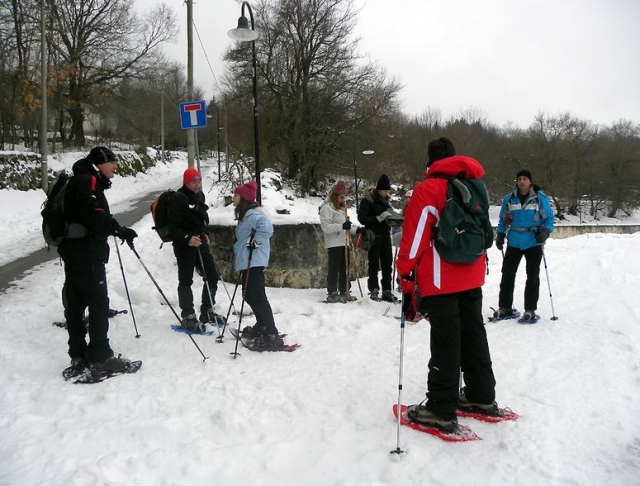 Con le racchette da neve